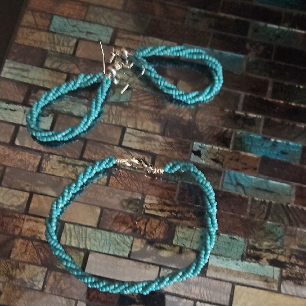 Turquoise Beaded Jewelry Set